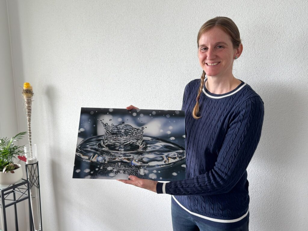 Fotokünstlerin Romy Müller: Spezialistin für hochwertige Wasserfotografie und Acrylglasbilder in der Schweiz.